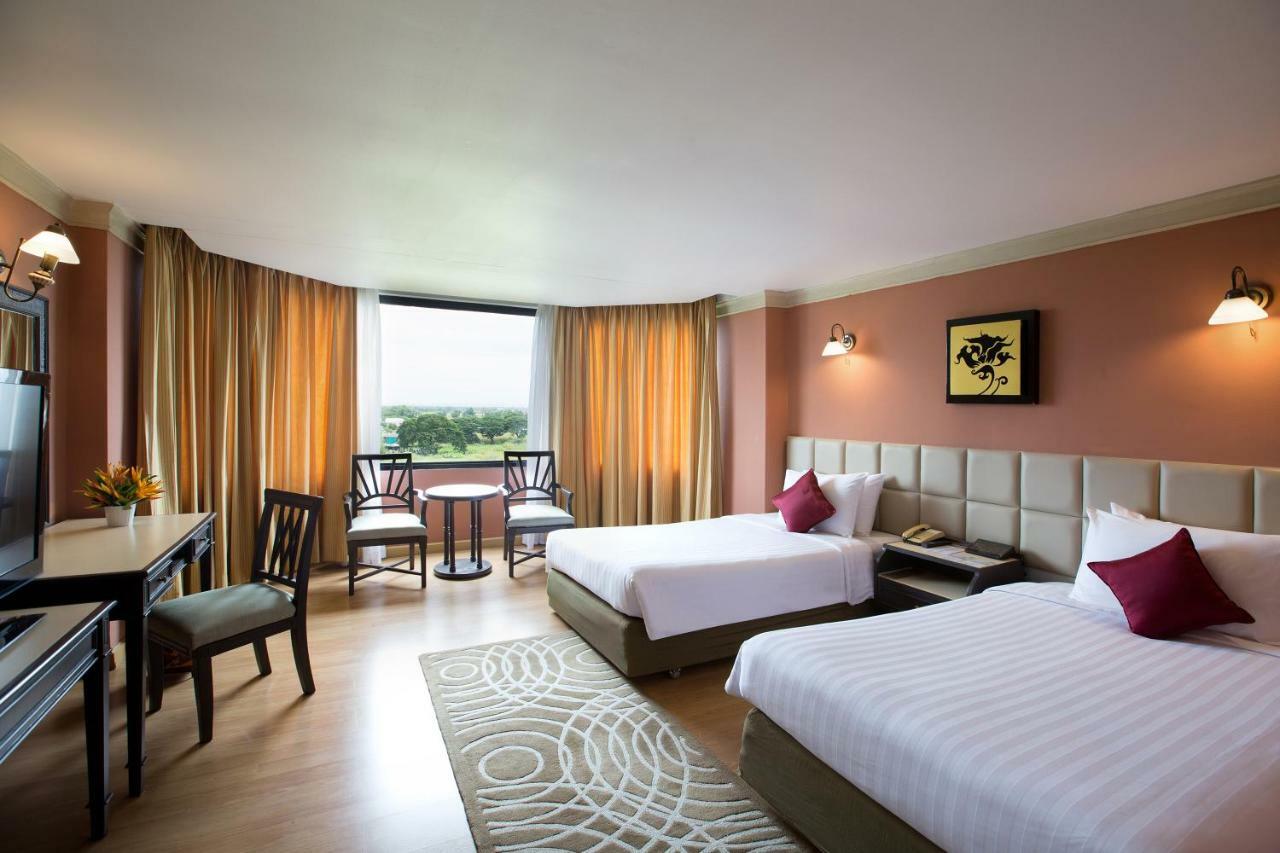 The Imperial Hotel & Convention Centre Phitsanulok Exteriör bild